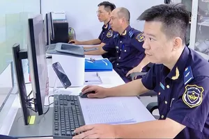 Cục Hải quan yêu cầu toàn ngành trực 24/7 để giải quyết hàng hóa ùn ứ