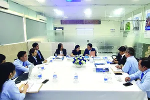 Ngân hàng Aozora Bank thăm và tìm hiểu tại Công ty Sơn Hòa Bình