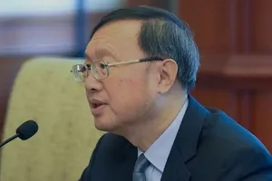 Chính trị lạnh, kinh tế nóng