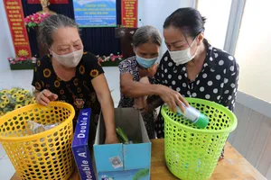 Công ty Citenco tổ chức trò chơi phân loại chất thải rắn sinh hoạt bằng rác thật