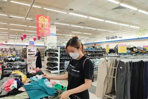 Nhộn nhịp quà tặng cho phái đẹp  trong dịp 20-10