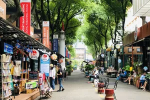 Triển lãm "Sắc màu yêu thương" tại Đường sách TPHCM