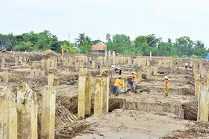 Thi công phần cọc móng dự án Bệnh viện Nội tiết Trung ương TPHCM tại khu Tân Tạo - Chợ Đệm,  thị trấn Tân Túc, huyện Bình Chánh, TPHCM