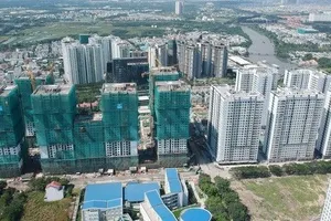 Thị trường “kêu khó”, giá nhà vẫn neo cao