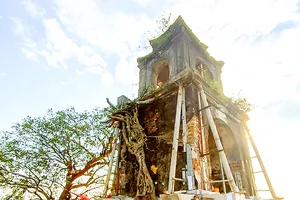 Cổng tam quan đền Thánh Vân Chàng được nâng cao 1,2m