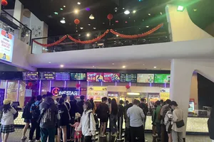 Khán giả mua vé xem phim tại cụm rạp Cinestar