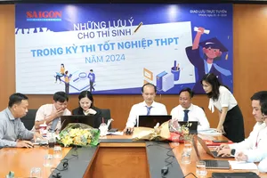 Quang cảnh buổi giao lưu trực tuyến sáng 25-6 tại Báo SGGP. Ảnh: HOÀNG HÙNG