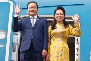 Chủ tịch Quốc hội và phu nhân rời Hà Nội, lên đường tham dự IPU-150, thăm chính thức Uzbekistan và Armenia
