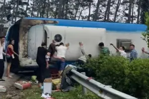 Nguyên nhân xe khách bị lật ở đèo Tam Đảo