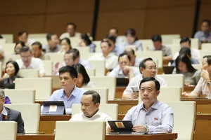 Các ĐBQH dự phiên họp sáng 6-5. Ảnh: QUANG PHÚC