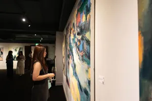 Bạn trẻ tìm đến hoạt động trải nghiệm nghệ thuật để cân bằng tinh thần sau giờ làm việc. Ảnh: Bảo tàng Nghệ thuật Quang San