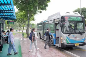 Tuyến xe buýt cung cấp các dịch vụ chất lượng cao với hệ thống điều hòa, wifi miễn phí, có phần mềm cung cấp thông tin để hành khách tiếp cận các điểm đến chính xác