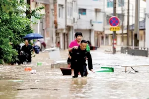 Sơ tán người dân ở Quảng Đông, Trung Quốc. Ảnh: THE STAR