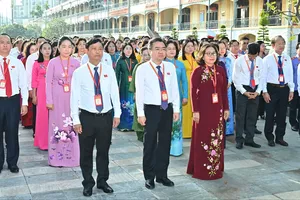 Đảng bộ các cơ quan Đảng TPHCM báo công lên Bác