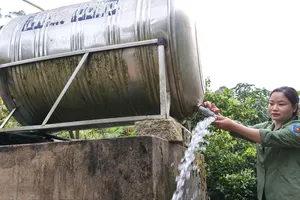 Giếng khoan tiếp sức giữ rừng