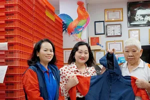 Chương trình Áo ấm đến trường: Chủ cơ sở Như Lan trao tặng 2.000 chiếc áo