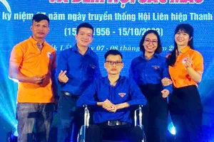 Nguyễn Tài Nam đạt được nhiều thành tích trong công tác thiện nguyện và được Tỉnh đoàn Đắk Lắk tặng bằng khen. Ảnh: NVCC