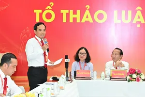 Đại hội đại biểu Đảng bộ TPHCM lần thứ I tập trung thảo luận tại tổ