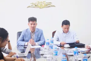 Cục Nghệ thuật biểu diễn cùng Cục Phát thanh, truyền hình và thông tin điện tử (Bộ VH-TT-DL) họp tại Hà Nội