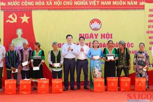Phó Thủ tướng Mai Văn Chính dự Ngày hội Đại đoàn kết tại Khánh Hòa