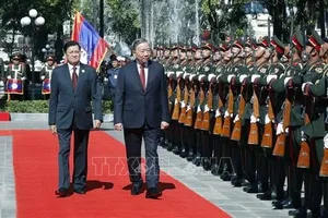 Lễ đón trọng thể Tổng Bí thư Tô Lâm và Phu nhân tại thủ đô Vientiane (Lào)