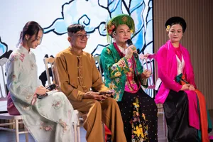 Buổi trò chuyện “Từ đâu mà ra?” cùng TS - nghệ nhân Nguyễn Đức Hiển (thứ 2 từ phải sang)