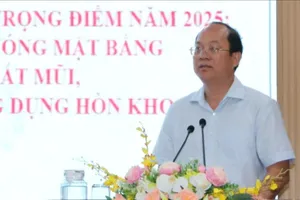 Khen thưởng hàng trăm cá nhân, tập thể có thành tích trong bàn giao mặt bằng thực hiện cao tốc Cà Mau - Đất Mũi