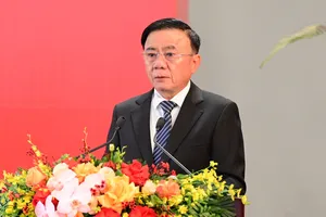 Đồng chí Trần Cẩm Tú, Ủy viên Bộ Chính trị, Thường trực Ban Bí thư thông tin về Đại hội XIV của Đảng. Ảnh: ĐỖ TRUNG