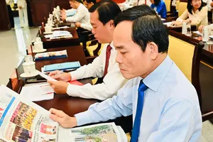 HĐND TPHCM xem xét quy định chính sách đặc thù về trang bị báo Đảng 