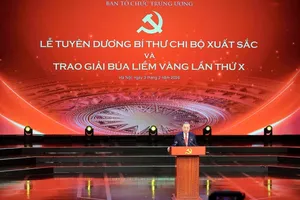 Tổng Bí thư Tô Lâm chỉ đạo tại Giải thưởng Búa liềm Vàng lần X năm 2025. Ảnh: TTXVN