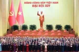 Ban Chấp hành khóa XIV ra mắt Đại hội. Ảnh: QUANG PHÚC
