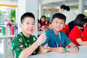 Học sinh Trường song ngữ quốc tế Hoàng Gia trong giờ học kỹ năng, tìm hiểu nghề nghiệp tương lai