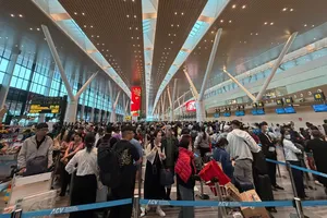 TPHCM: Nhiều tuyến đường dẫn đến sân bay ùn ứ 