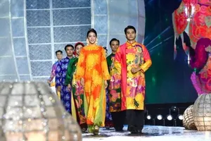 Tôn vinh áo dài - tôn vinh vẻ đẹp và trí tuệ phụ nữ Việt Nam