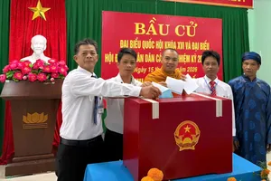 Cử tri miền Trung rộn ràng Ngày hội non sông