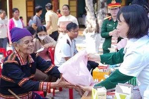 Gia Lai: Khám sức khỏe, cấp thuốc cho người dân vùng biên giới