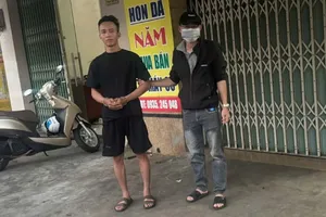 Đối tượng Đức khi bị lực lượng công an bắt giữ