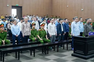 Xét xử vụ án xảy ra tại Bộ NT-PTNT trước đây, xuất hiện bức thư của bị cáo bị truy nã