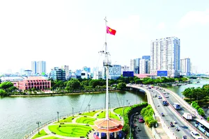 Cột cờ Thủ ngữ, TPHCM. Ảnh: HOÀNG HÙNG