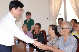 Trưởng Ban Tổ chức Trung ương Nguyễn Duy Ngọc tiếp xúc cử tri tại TP Cần Thơ