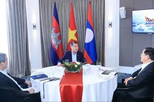 Thủ tướng Lê Minh Hưng cùng Thủ tướng Campuchia Hun Manet và Thủ tướng Lào Sonexay Siphandone. Ảnh: TTXVN