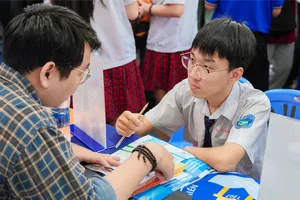 Trường Đại học Văn Hiến luôn đồng hành cùng thí sinh trong công tác tư vấn, hướng nghiệp