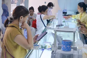 Giá vàng sáng 15-5 tiếp tục giảm