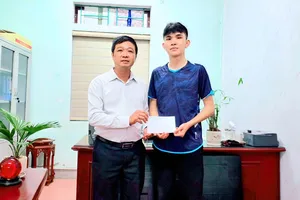 Bạn đọc Báo Sài Gòn Giải Phóng tiếp tục hỗ trợ nam sinh mồ côi cha vì tai nạn giao thông