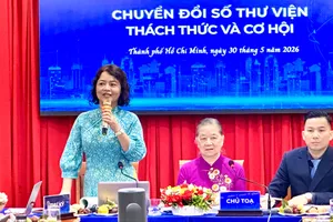 TS Thái Thu Hoài, Phó Trưởng khoa Thư viện và Xuất bản (Trường ĐH Văn hóa TPHCM), phát biểu đề dẫn tại hội thảo