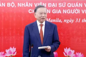 Tổng Bí thư, Chủ tịch nước Tô Lâm gặp gỡ đại diện cộng đồng người Việt tại Philippines