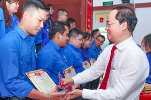 Tuyên dương gương thanh niên tiên tiến làm theo lời Bác