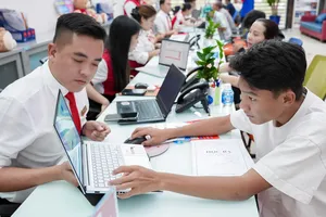 [CẬP NHẬT] Diễn biến điểm chuẩn tuyển sinh của các trường "hot" 