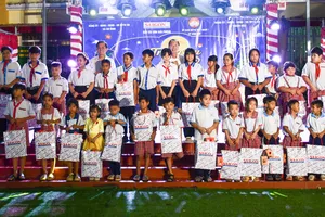 Mang mùa trăng ấm áp đến với học sinh khó khăn ở Cần Thơ