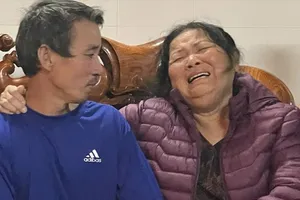 Ngư dân Nguyễn Mạnh Cường trở về với gia đình an toàn